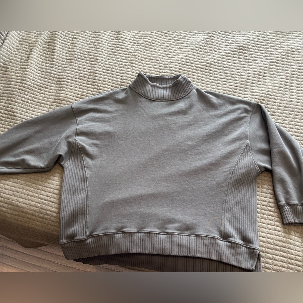 Aerie Green Mock Neck Sweatshirt